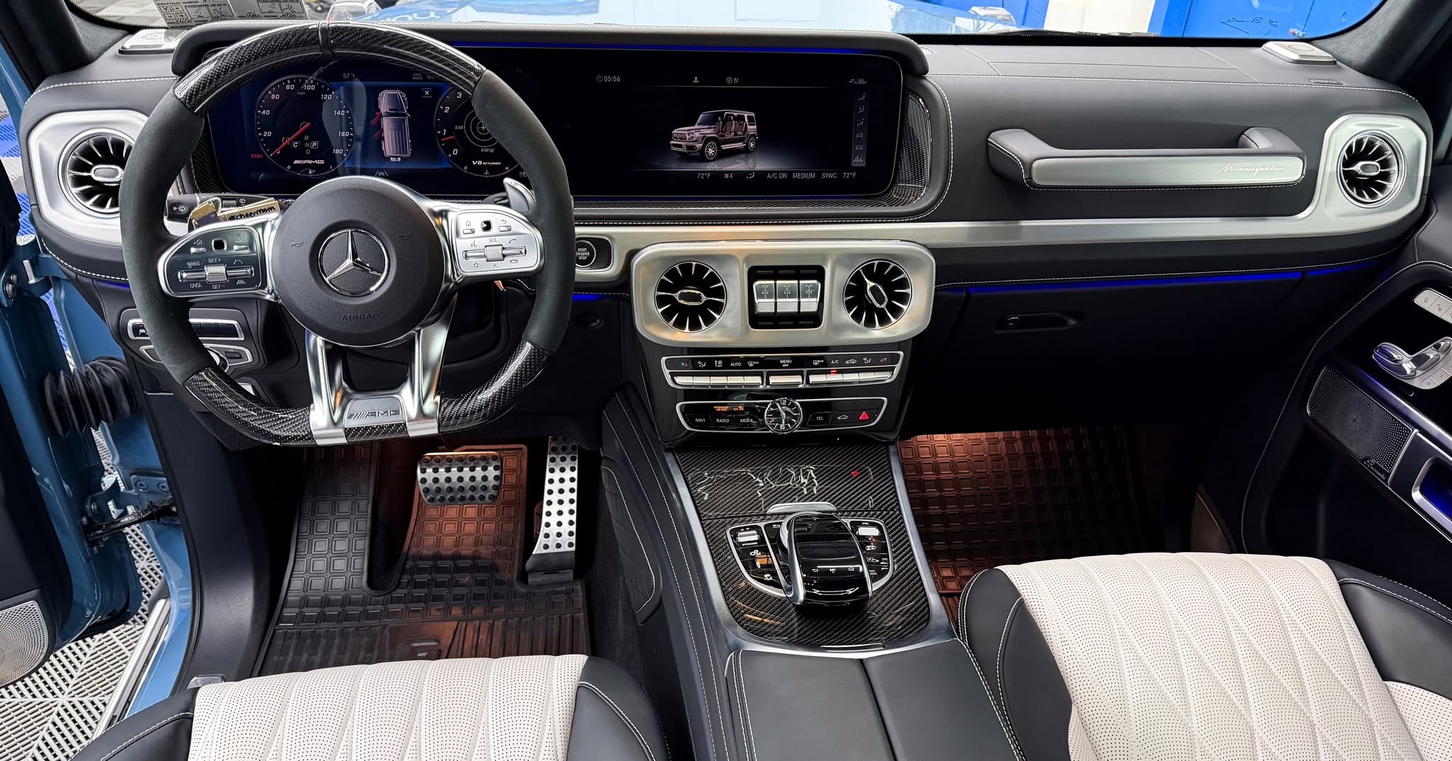 Detailed Mercedes-AMG G-Wagon interior